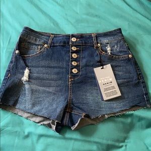 Cruisin on by shorts